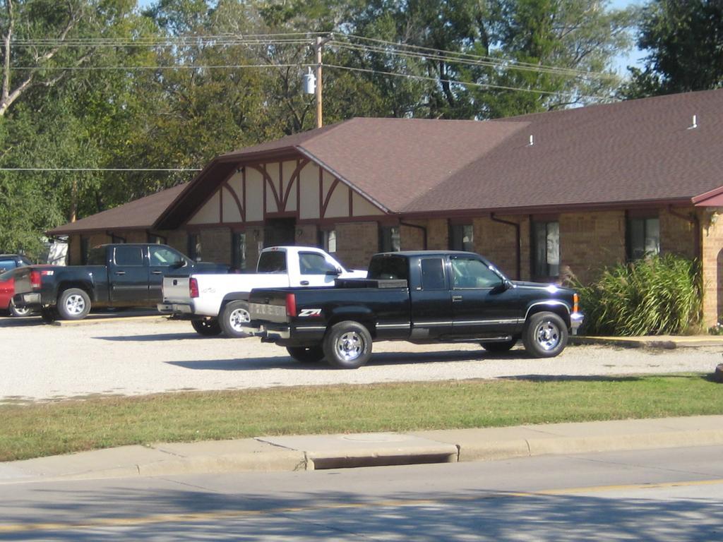 Coronado Motel & Rv Park Lindsborg Экстерьер фото