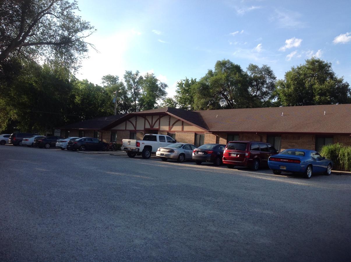 Coronado Motel & Rv Park Lindsborg Экстерьер фото