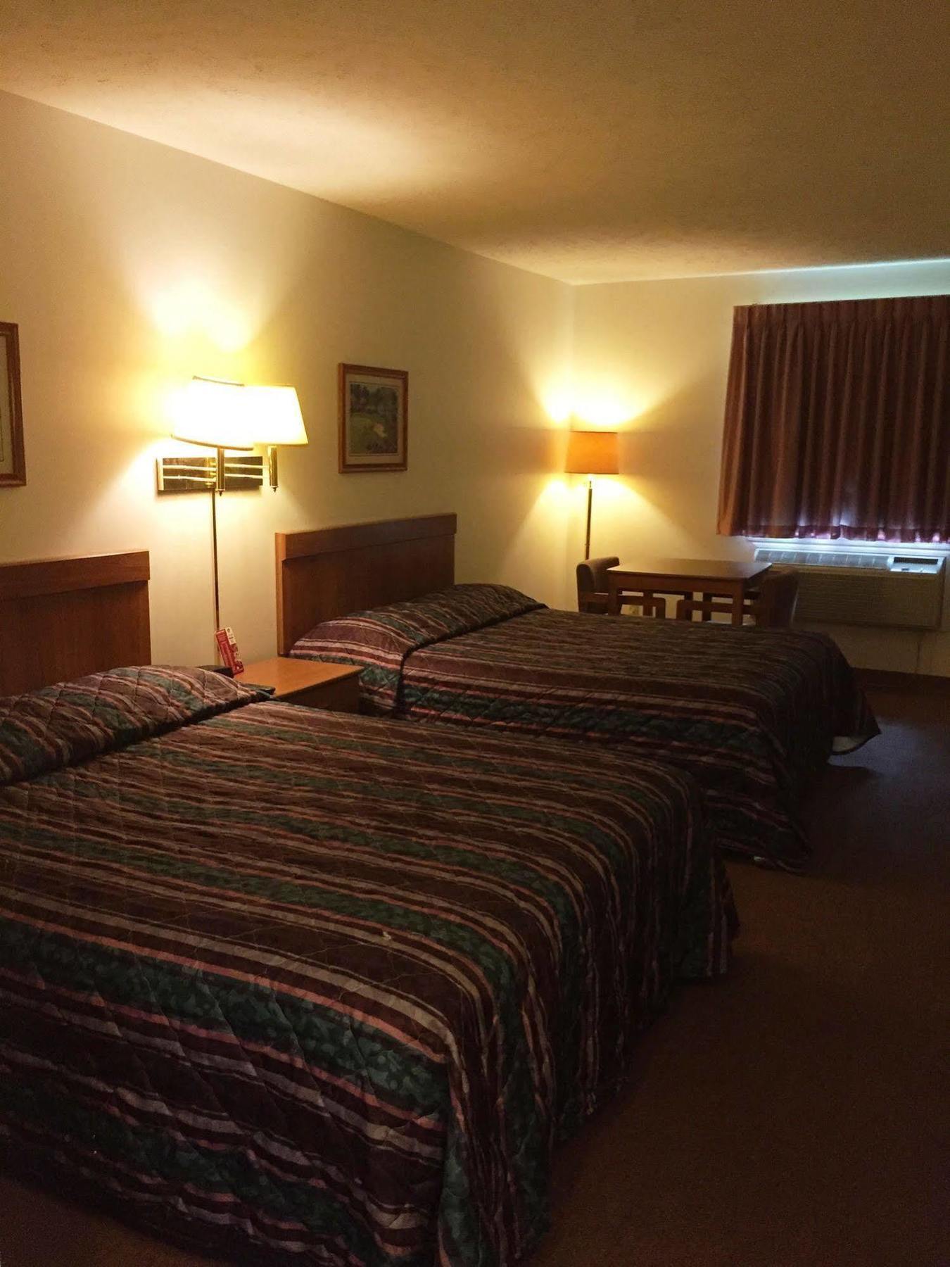 Coronado Motel & Rv Park Lindsborg Экстерьер фото