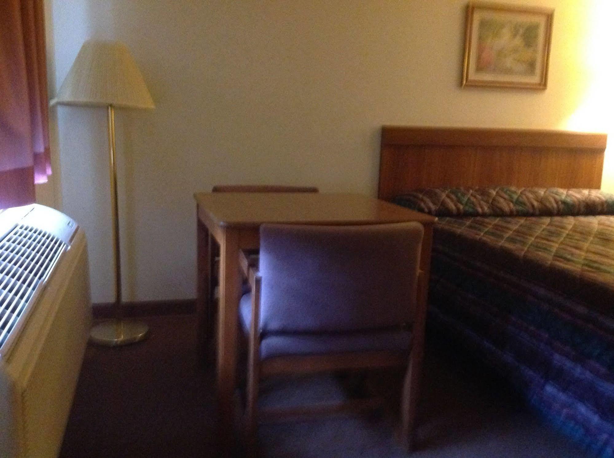 Coronado Motel & Rv Park Lindsborg Экстерьер фото