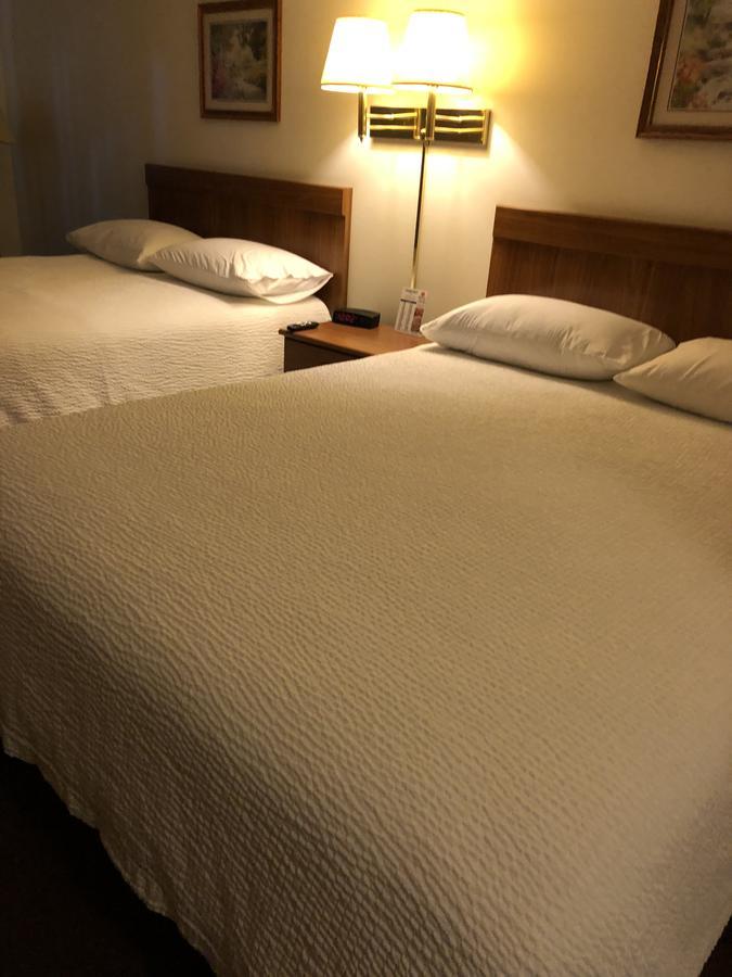 Coronado Motel & Rv Park Lindsborg Экстерьер фото