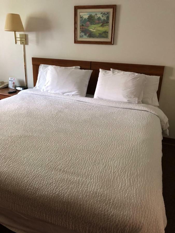 Coronado Motel & Rv Park Lindsborg Экстерьер фото