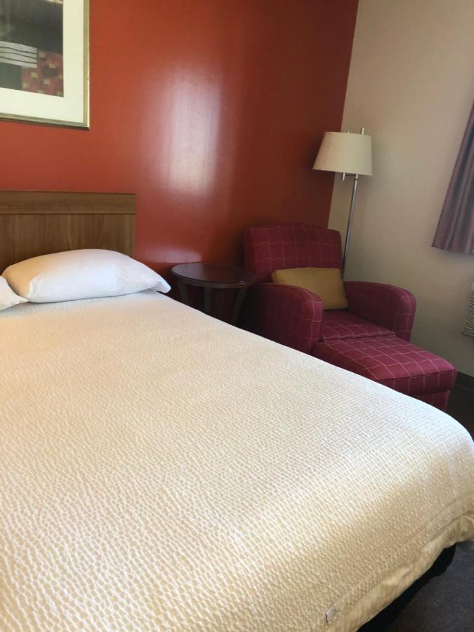 Coronado Motel & Rv Park Lindsborg Экстерьер фото